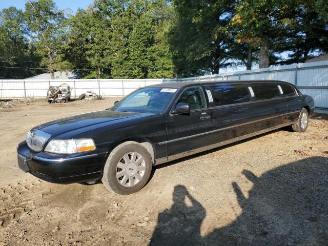  Salvage Lincoln Towncar