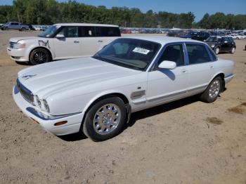  Salvage Jaguar Xj8