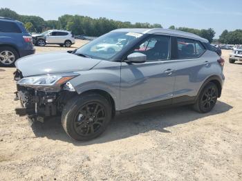  Salvage Nissan Kicks