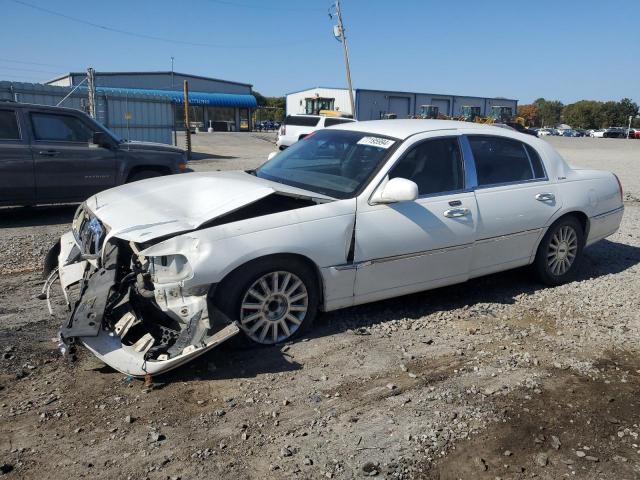  Salvage Lincoln Towncar