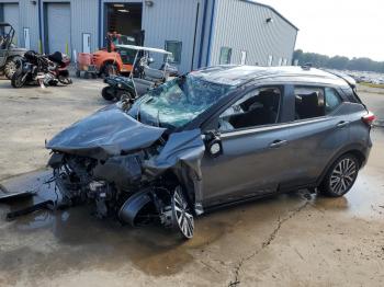  Salvage Nissan Kicks