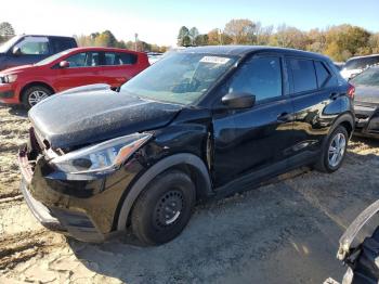  Salvage Nissan Kicks