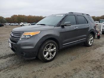  Salvage Ford Explorer