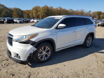  Salvage Toyota Highlander