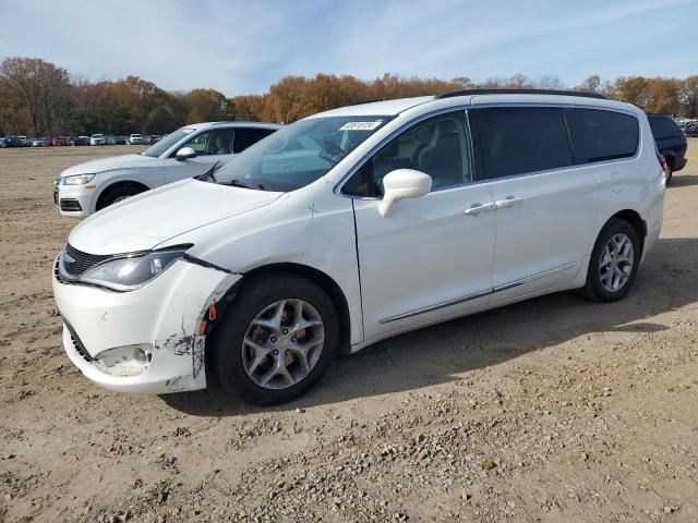  Salvage Chrysler Pacifica