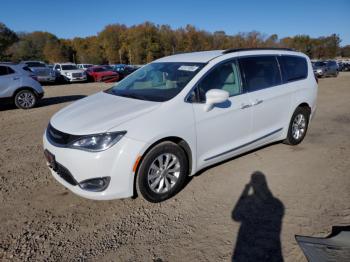  Salvage Chrysler Pacifica