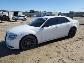  Salvage Chrysler 300