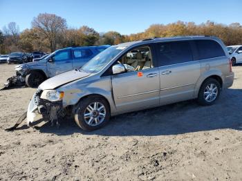  Salvage Chrysler Minivan