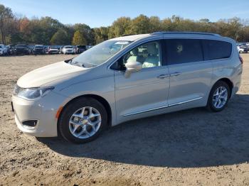  Salvage Chrysler Pacifica