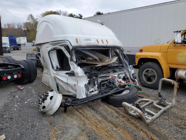  Salvage Freightliner Cascadia 1