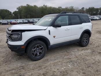  Salvage Ford Bronco