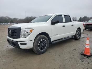  Salvage Nissan Titan