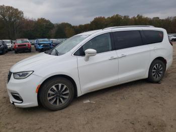  Salvage Chrysler Pacifica