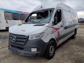  Salvage Mercedes-Benz Sprinter