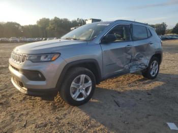  Salvage Jeep Compass