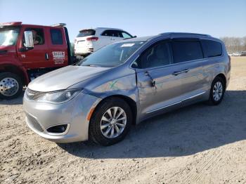  Salvage Chrysler Pacifica