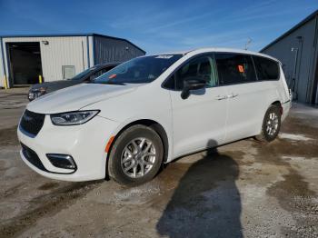  Salvage Chrysler Pacifica