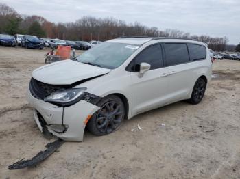  Salvage Chrysler Pacifica