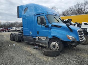  Salvage Freightliner Cascadia 1