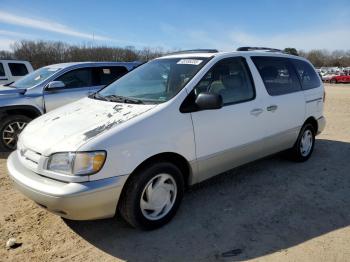  Salvage Toyota Sienna