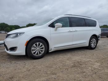  Salvage Chrysler Pacifica