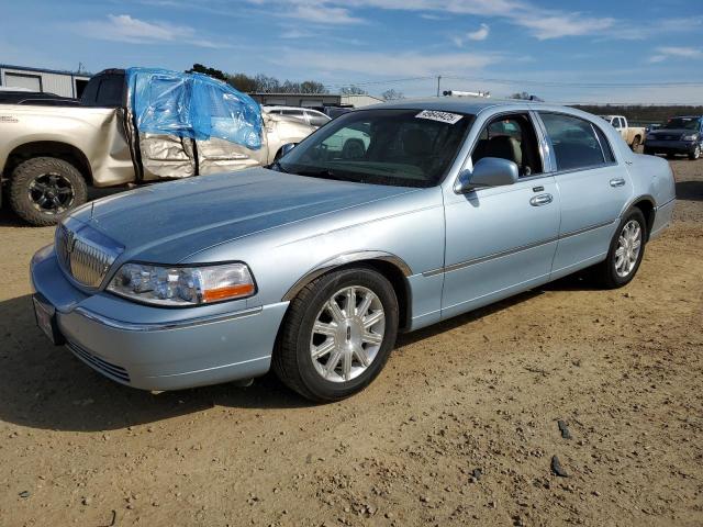  Salvage Lincoln Towncar