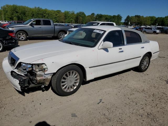  Salvage Lincoln Towncar