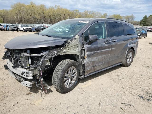  Salvage Toyota Sienna