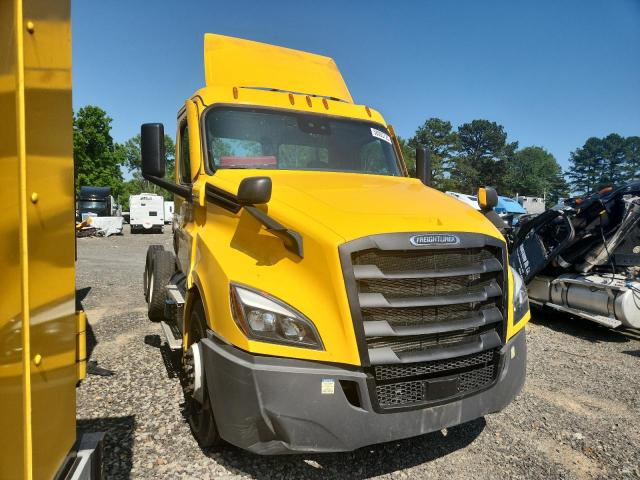  Salvage Freightliner Cascadia 1