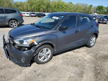  Salvage Nissan Kicks