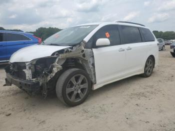  Salvage Toyota Sienna