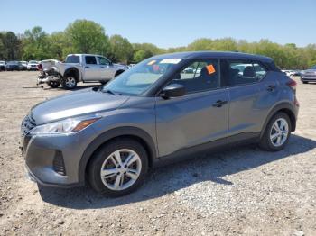  Salvage Nissan Kicks