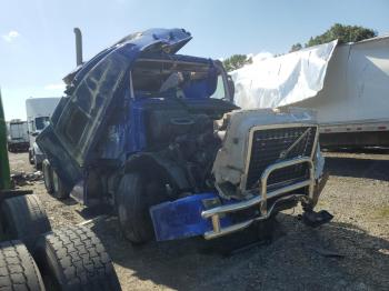 Salvage Volvo Vn