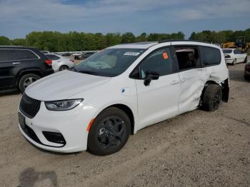  Salvage Chrysler Pacifica