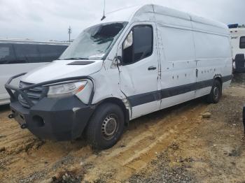  Salvage Mercedes-Benz Sprinter