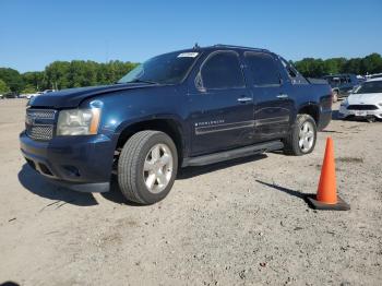  Salvage Chevrolet Avalanche