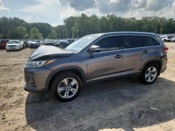  Salvage Toyota Highlander