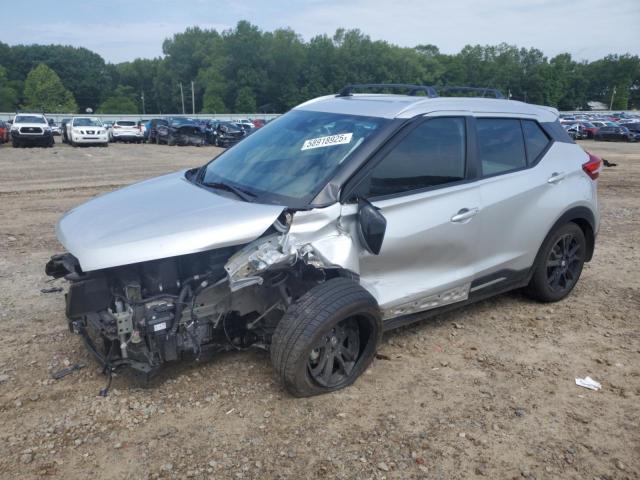  Salvage Nissan Kicks