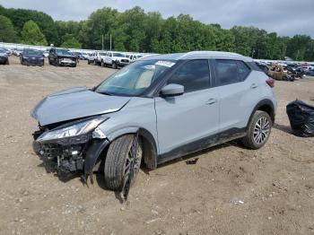  Salvage Nissan Kicks