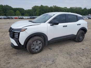  Salvage Nissan Kicks