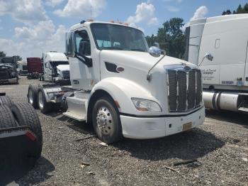  Salvage Peterbilt 579
