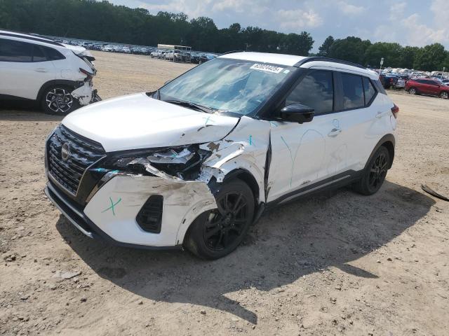  Salvage Nissan Kicks