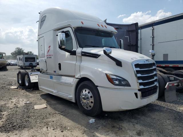  Salvage Freightliner Cascadia 1