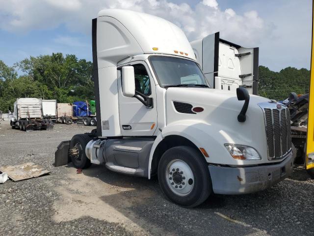  Salvage Peterbilt 579