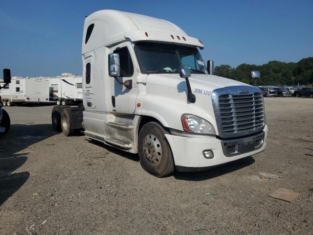  Salvage Freightliner Cascadia 1