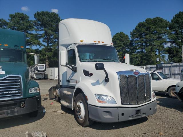  Salvage Peterbilt Tractor 579