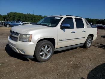  Salvage Chevrolet Avalanche