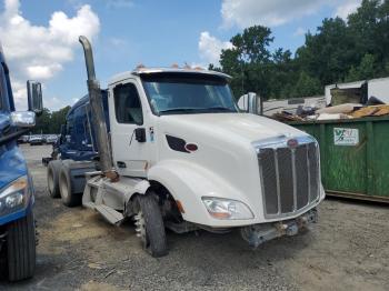  Salvage Peterbilt 579