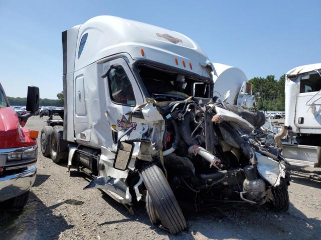  Salvage Freightliner Cascadia 1