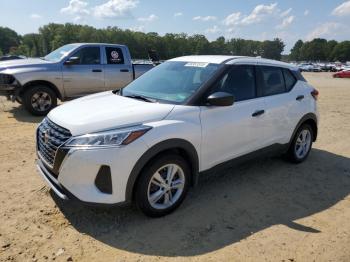 Salvage Nissan Kicks